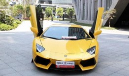 豪車租賃爆料案例最新,內(nèi)幕交易與消費者權(quán)益受損